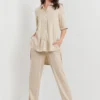 EffortlessWebSizeArtboard1_7ca8b2eb-f8d2-4c67-be18-f32c6e60617a High Low Button Down Blouse