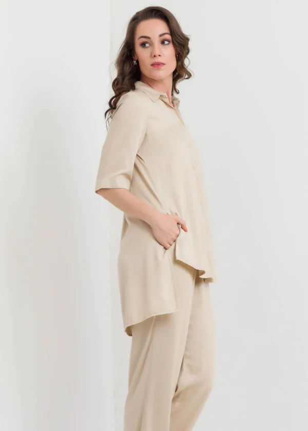EffortlessWebSizeArtboard2_dfe69dd7-810e-4fa5-8002-4e8baffe8414 High Low Button Down Blouse