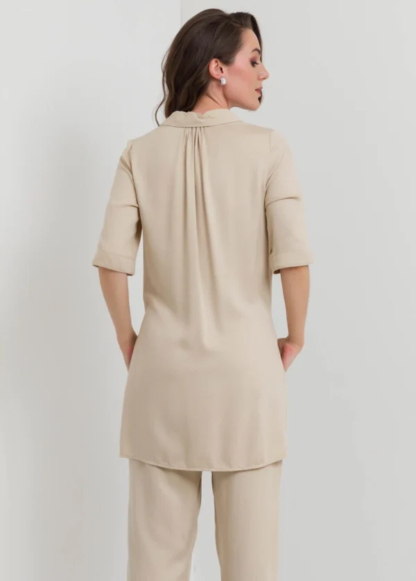 EffortlessWebSizeArtboard3_db8c46f9-8296-41fb-a2f9-27d0e91ab7cd High Low Button Down Blouse
