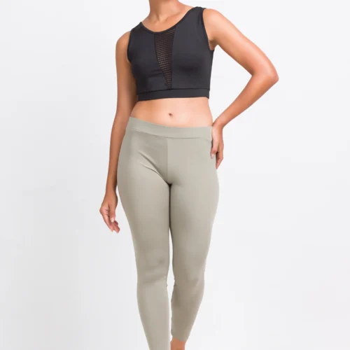IND0822Y42_BLK_2 FRONT MESH PANEL CROP TOP